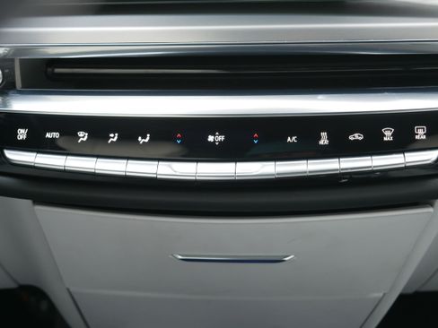 Certified 2024 Cadillac Lyriq Luxury image 19