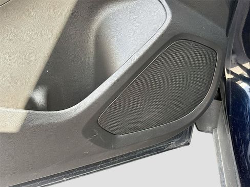 Used 2021 Chevrolet TrailBlazer LT w/ Premium Seating Package FWD image 18