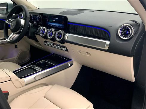 Used 2026 Mercedes-Benz GLB 250 image 11