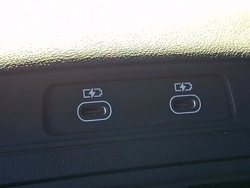 Used 2025 Audi Q5 Premium w/ Convenience Package image 12