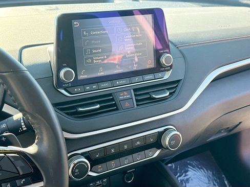 Used 2019 Nissan Altima 2.5 SR w/ SR Premium Package image 9