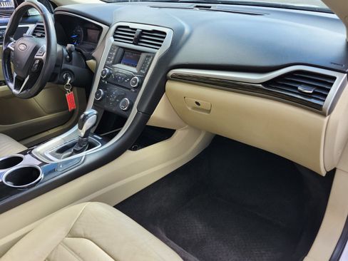 Used 2013 Ford Fusion SE image 14