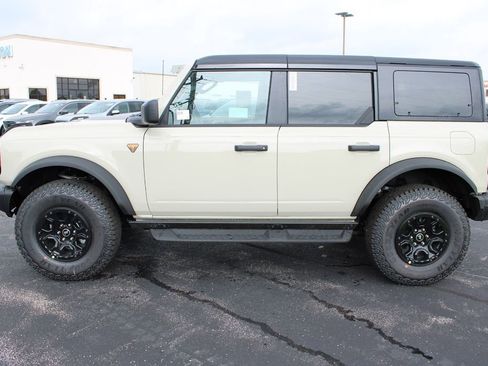 New 2026 Ford Bronco Badlands AWD/4WD image 4