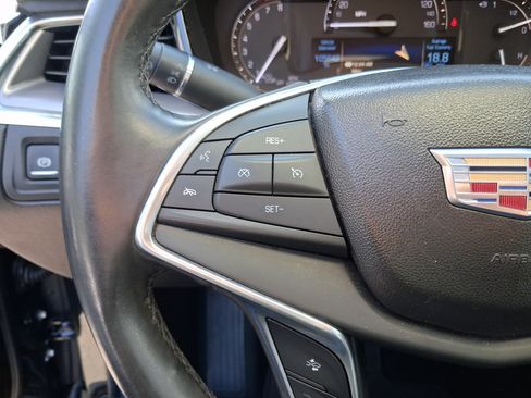 Used 2017 Cadillac XT5 Premium Luxury w/ LPO, Wheel Lock Package FWD image 18