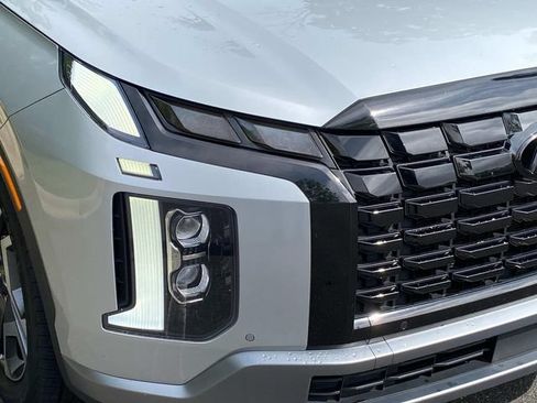 Used 2023 Hyundai Palisade SEL w/ Premium Package FWD image 4