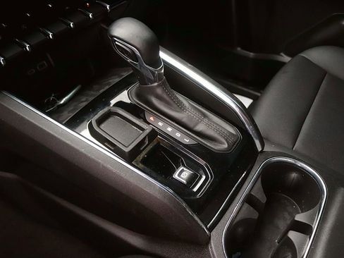 Used 2024 GMC Canyon Elevation w/ Elevation Premium Package RWD image 18