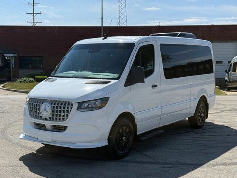 Used 2023 Mercedes-Benz Sprinter 2500 w/ Acoustic Package image 3
