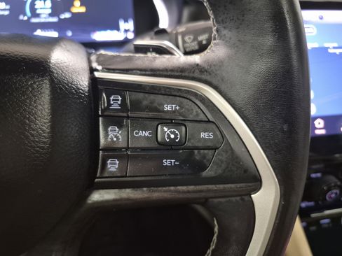 Used 2021 Jeep Grand Cherokee L Limited AWD/4WD image 26