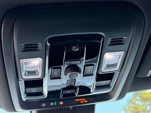 Used 2026 Chevrolet Tahoe High Country image 24