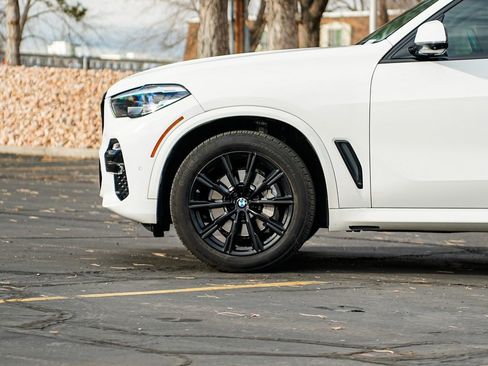 Used 2021 BMW X5 xDrive40i w/ M Sport Package image 8