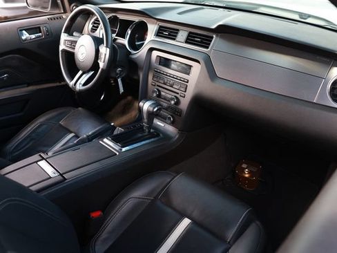 Used 2010 Ford Mustang GT Premium RWD image 21