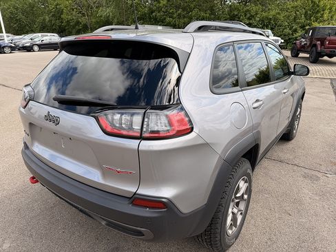 Used 2020 Jeep Cherokee Trailhawk w/ Cold Weather Group AWD/4WD image 3