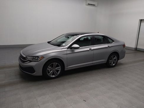 Used 2023 Volkswagen Jetta SE w/ Panoramic Sunroof Package image 2