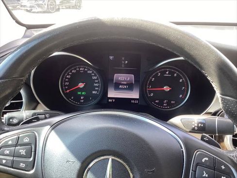 Used 2017 Mercedes-Benz GLC 300 4MATIC image 24