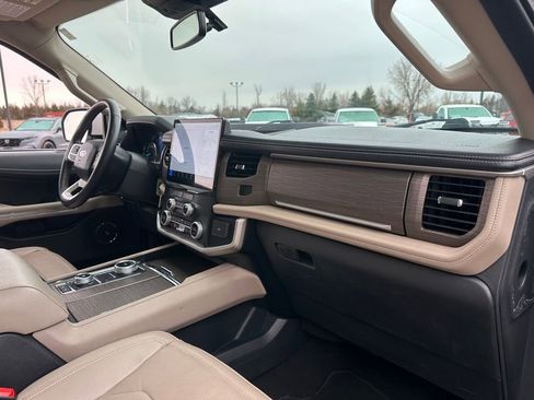 Used 2024 Ford Expedition Max Limited image 31