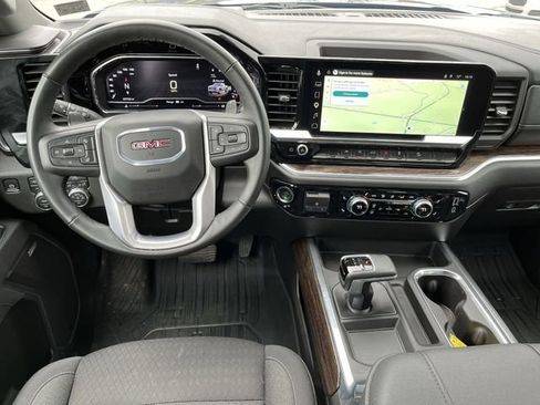 Used 2025 GMC Sierra 1500 Elevation image 13