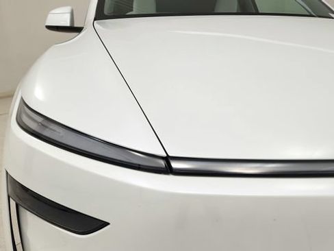 Used 2026 Tesla Model Y AWD image 23