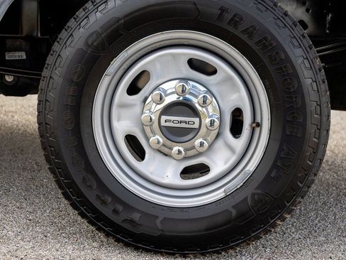 Used 2024 Ford F250 XL w/ XL Chrome Package image 21