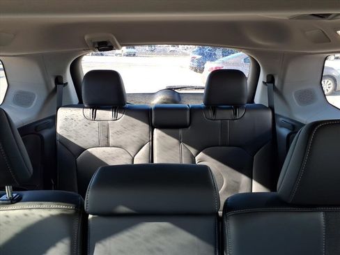 Used 2024 Honda Pilot Touring image 27