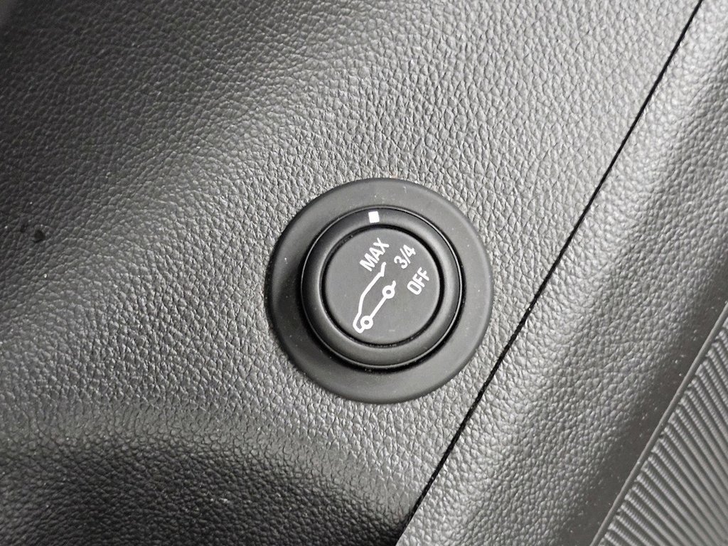 Certified 2017 Buick Envision Essence w/ LPO, Cargo Package FWD image 40