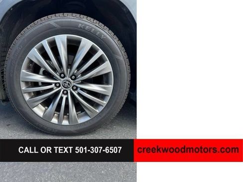 Used 2021 Toyota Highlander Platinum FWD image 17