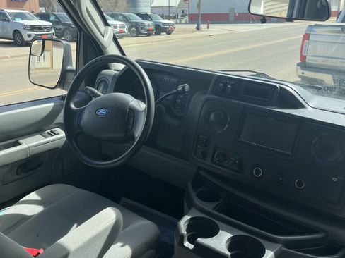 Used 2012 Ford E-350 and Econoline 350 XL w/ Interior Upgrade Pkg image 8