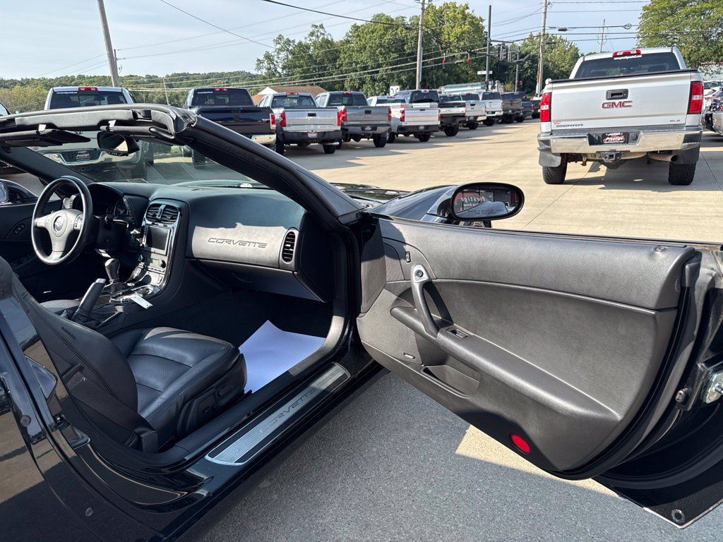 Used 2008 Chevrolet Corvette Coupe w/ Preferred Equipment Group RWD image 44