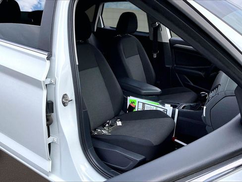 Used 2019 Volkswagen Jetta S image 7