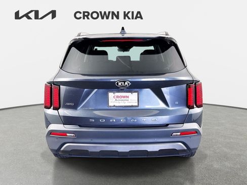 Certified 2021 Kia Sorento S w/ Panoramic Sunroof Package AWD/4WD image 6
