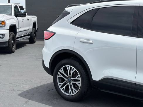 Used 2021 Ford Escape SEL AWD/4WD image 3