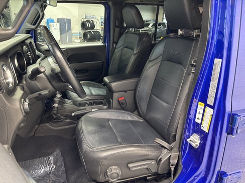 Used 2018 Jeep Wrangler Unlimited Sahara image 10