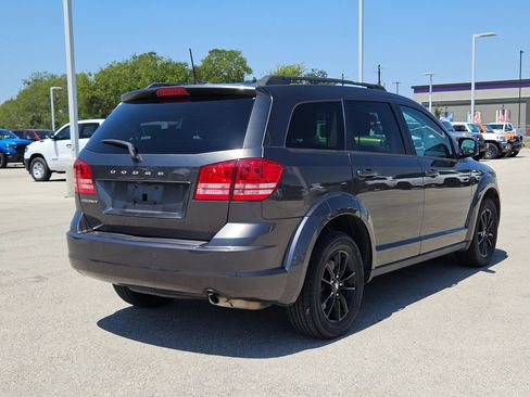 Used 2020 Dodge Journey SE w/ SE Popular Equipment Group FWD image 3