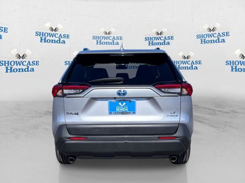 Used 2023 Toyota RAV4 LE AWD/4WD image 7