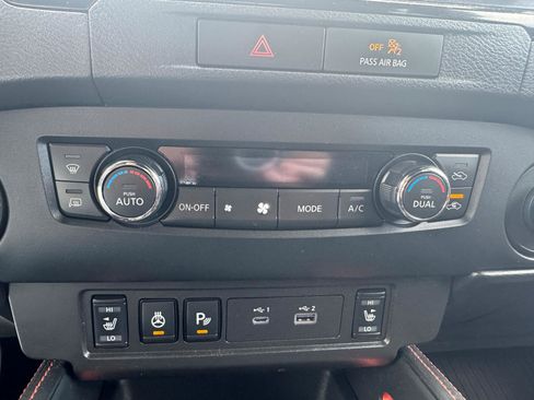 Used 2022 Nissan Frontier PRO-4X image 17