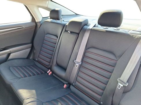 Used 2014 Ford Fusion SE w/ Equipment Group 201A image 11