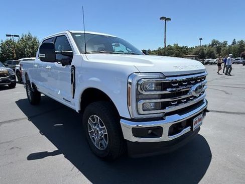 New 2026 Ford F250 Lariat w/ FX4 Off-Road Package AWD/4WD image 2