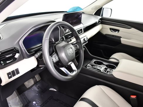 Certified 2026 Honda Pilot image 37