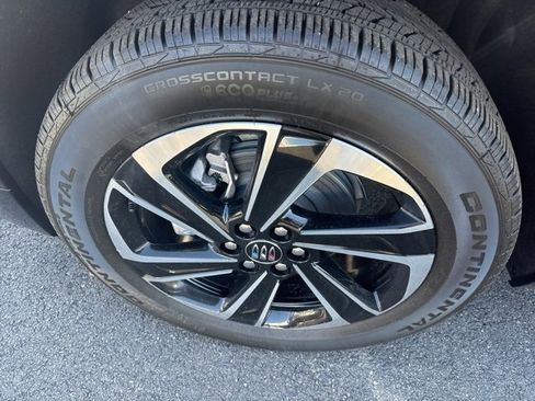 New 2025 Buick Enclave Sport Touring w/ LPO, Floor Liner Package image 10