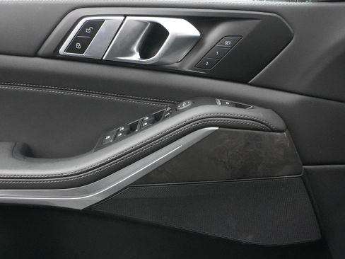 Used 2024 BMW X5 xDrive40i image 11