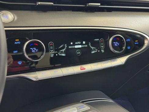 Used 2025 Genesis GV70 2.5T image 38