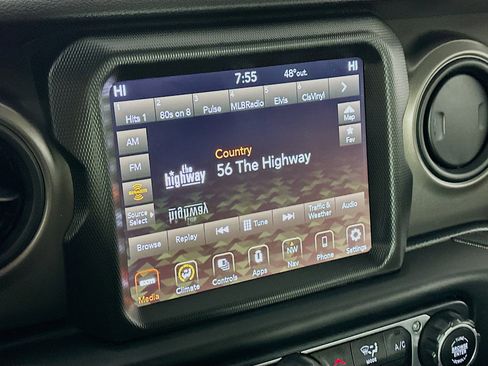 Used 2022 Jeep Wrangler Willys image 19