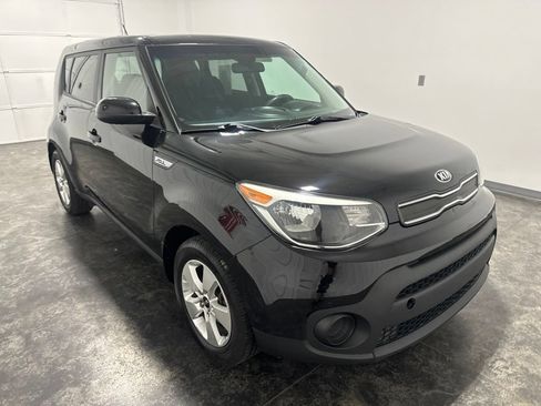 Used 2018 Kia Soul w/ Convenience Package FWD image 3