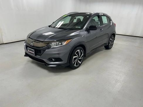 Used 2019 Honda HR-V Sport image 2