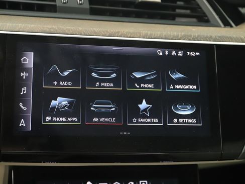 Certified 2024 Audi Q8 e-tron Premium Plus AWD/4WD image 23