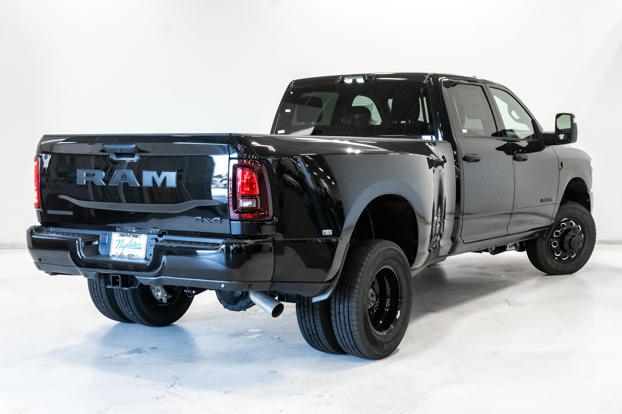 New 2027 RAM 3500 Big Horn AWD/4WD image 29