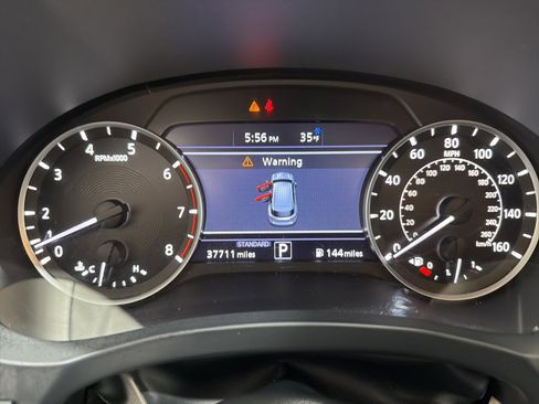 Used 2019 INFINITI QX50 Luxe w/ Navigation Package image 16