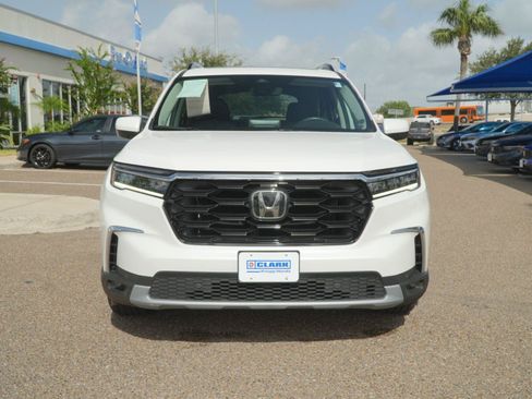 Used 2023 Honda Pilot Touring image 2