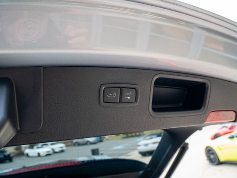 Used 2022 Porsche Macan image 37