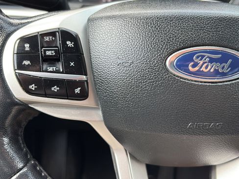 Used 2023 Ford Explorer XLT w/ Equipment Group 202A AWD/4WD image 14