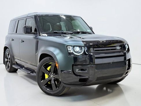 Used 2025 Land Rover Defender 110 X-Dynamic SE AWD/4WD image 9